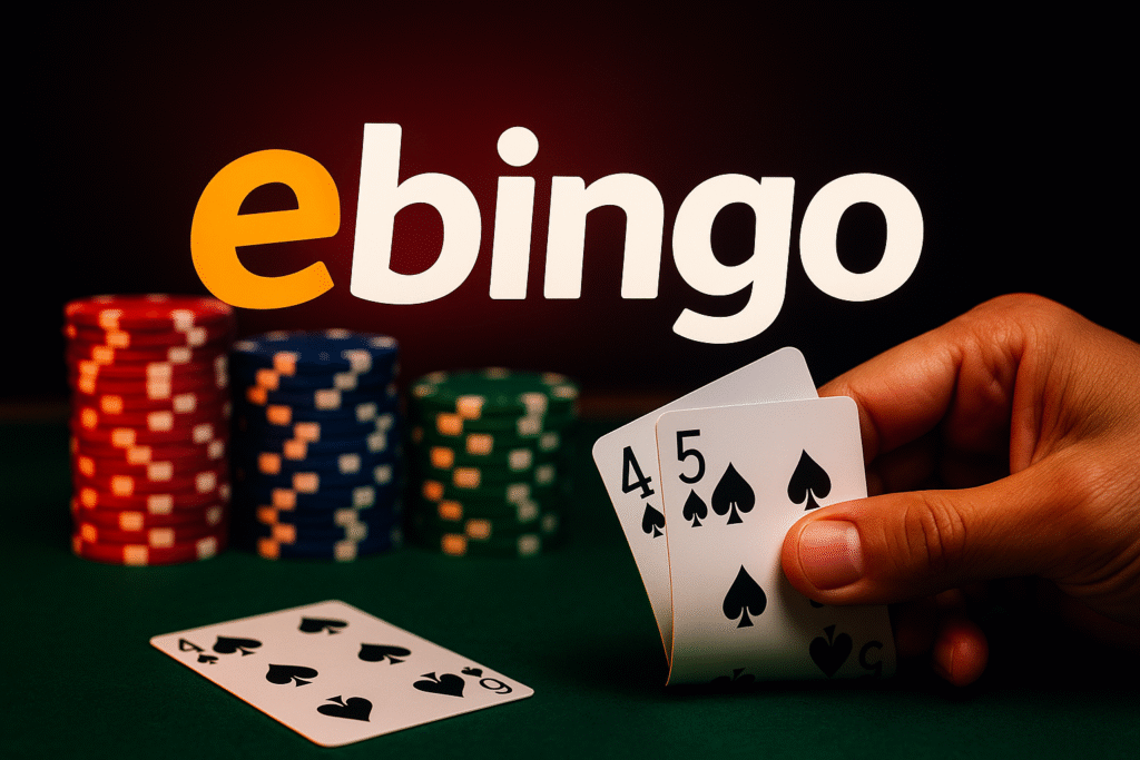 Logo " problemas con ebingo" en blanco y naranja sobre fondo oscuro, con una mano sosteniendo cartas de póker y fichas apiladas al fondo