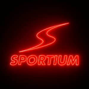 Logotipo iluminado de Sportium en rojo neón con fondo oscuro, representando la plataforma de apuestas deportivas y casino online de Sportium.