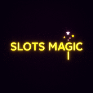 Tarjeta dorada con el logo de SlotsMagic sostenida frente a una ruleta virtual en una pantalla, ilustrando el cambio de cuotas y apuestas en el casino online.