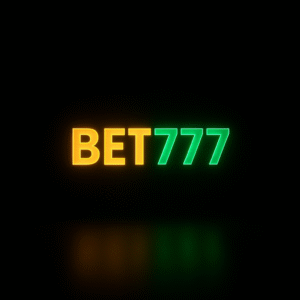 Fichas de póker, dados y cartas sobre un teclado con el logo de Bet777 Casino iluminado al fondo, representando el juego online.